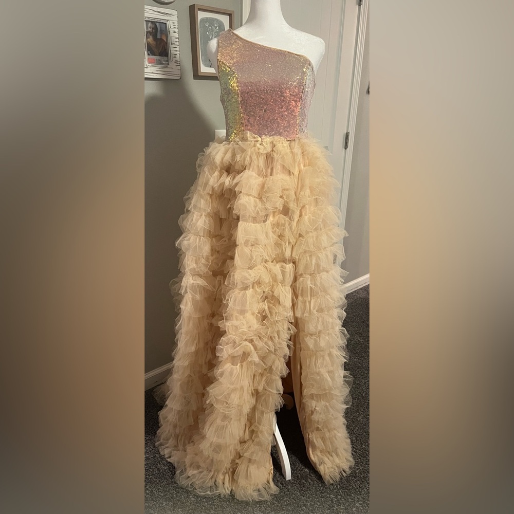 New Prom Homecoming formal size XS 2 sequins long ruffles